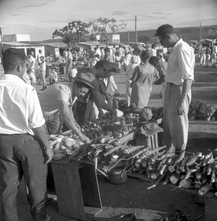00688_SCS_DF_12_6_C_5_Feira_Livre_Sobradinho_DF_06_03_64